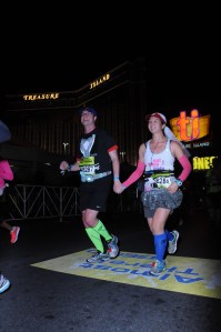 Mei and Dan close in on the finish line.